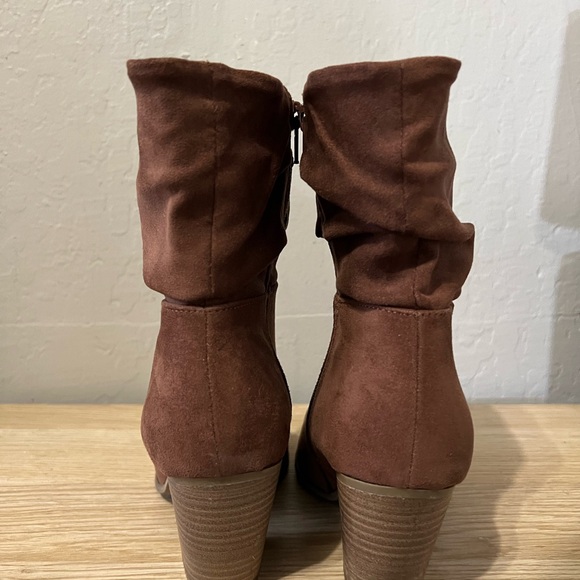 Slouchy Western Booties - Picture 5 of 7
